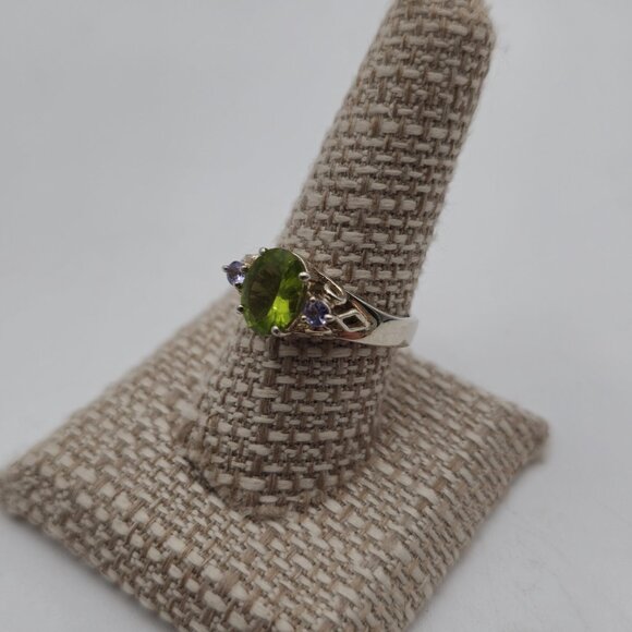 Size 9 Sterling Silver Oval Peridot And Amethyst Gem Ring A3624 - Picture 4 of 9